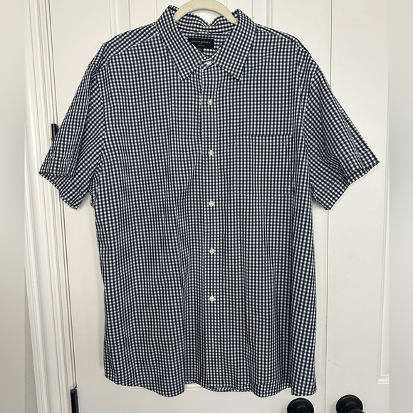 Banana Republic Other - Banana Republic Black and White Casual Button Down Shirt